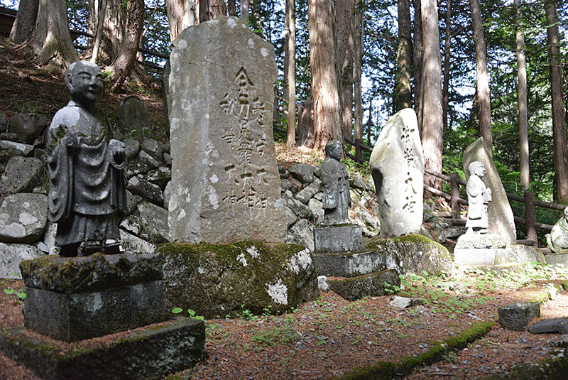 一位森八幡神社（いちいのもりはちまんじんじゃ）境内の石仏等
